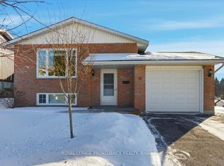 19 Fleming Rd, Quinte West, ON K8V 6P6