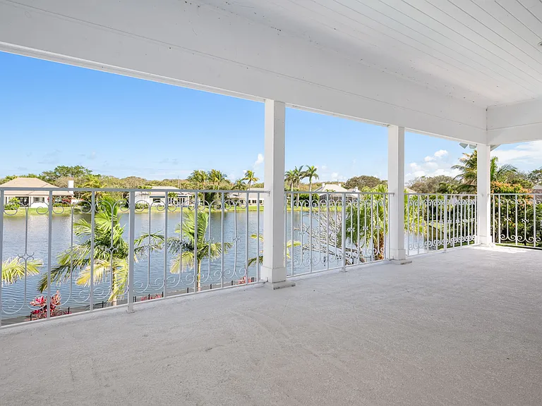 266 Riverway Dr — Photo 33