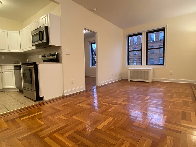 43-33 42nd St #4D — Photo 1