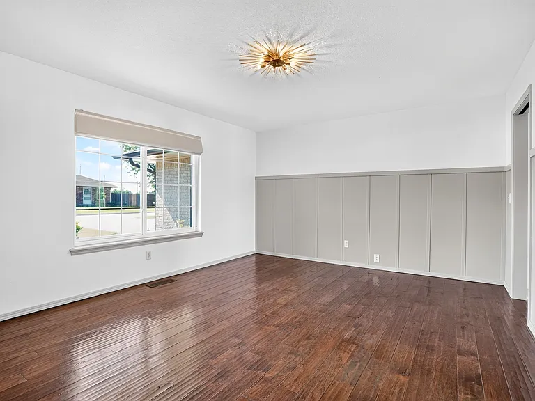 3304 Jim Robison Dr — Photo 6