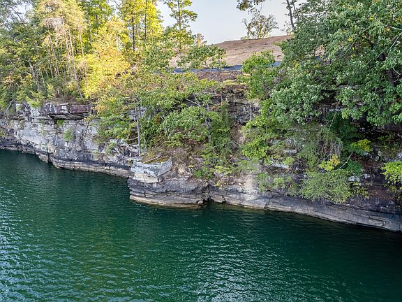 2nd image of LOT 43 Pointe Sixteen