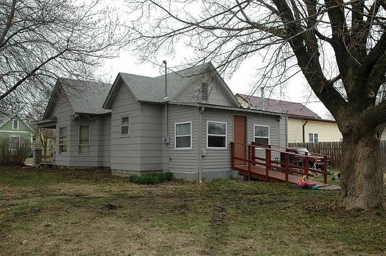 2nd image of 2330 Crawford Ave