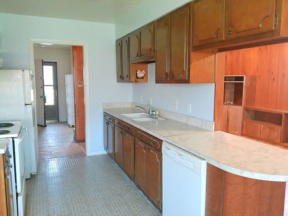 3rd image of 1314 E Cherrystone Dr