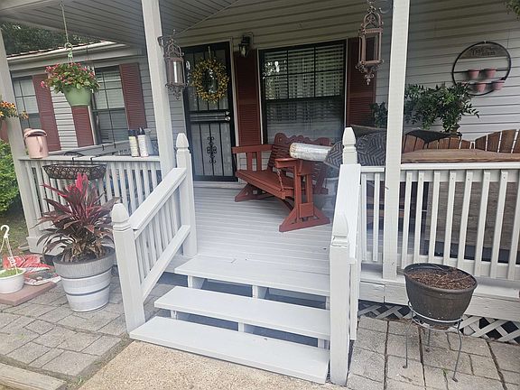 3rd image of 675 Murrell St