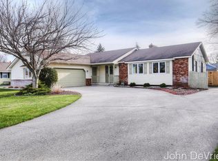 7092 Michael Dr, Hudsonville, MI 49426