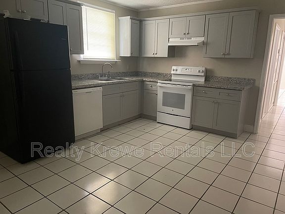 3rd image of 5019 Oak Dr