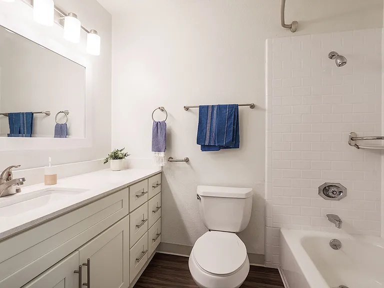 Elegant Attached Bathroom | Creekwood | Apartments For Rent In Hayward CA