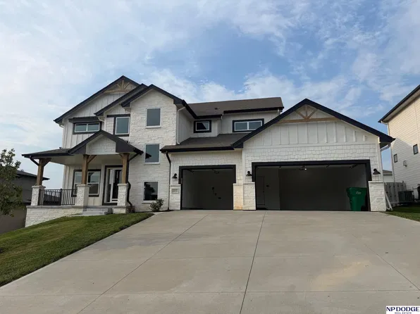 18405 Larimore St, Elkhorn, NE 68022
