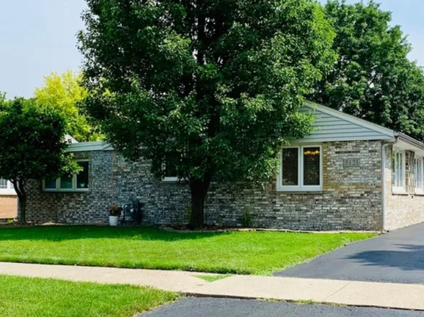 5121 W 101st St, Oak Lawn, IL 60453