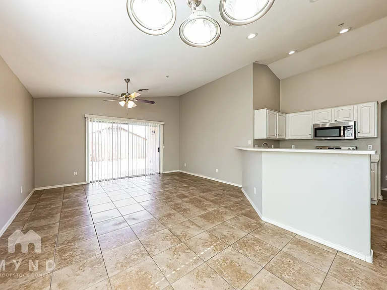 22027 W Pima St — Photo 7