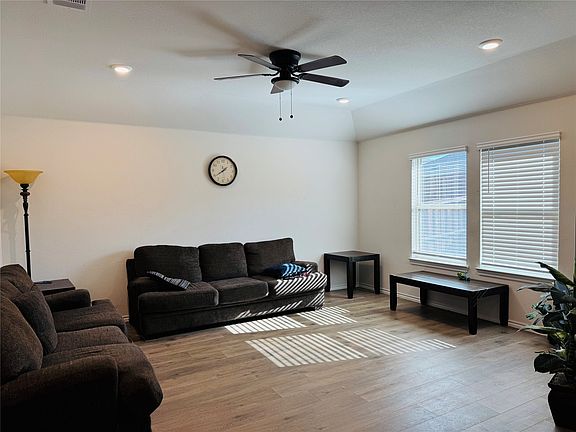 3rd image of 13148 Hideaway Ln