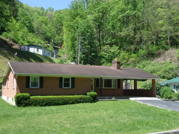 4231 Stewart St, Welch, WV 24801