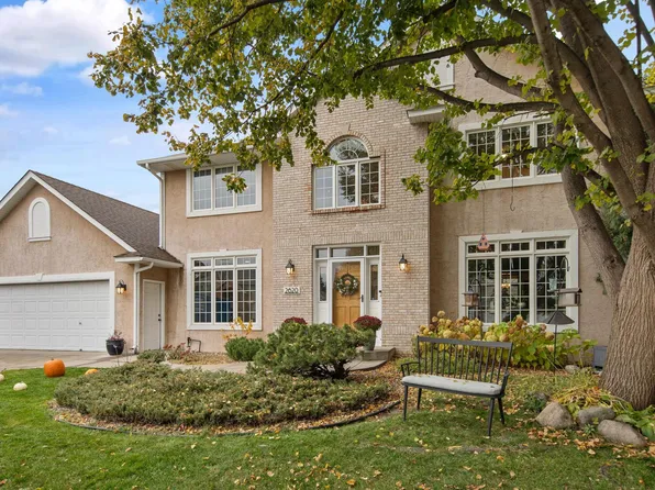 2620 Wexford Ct, New Brighton, MN 55112