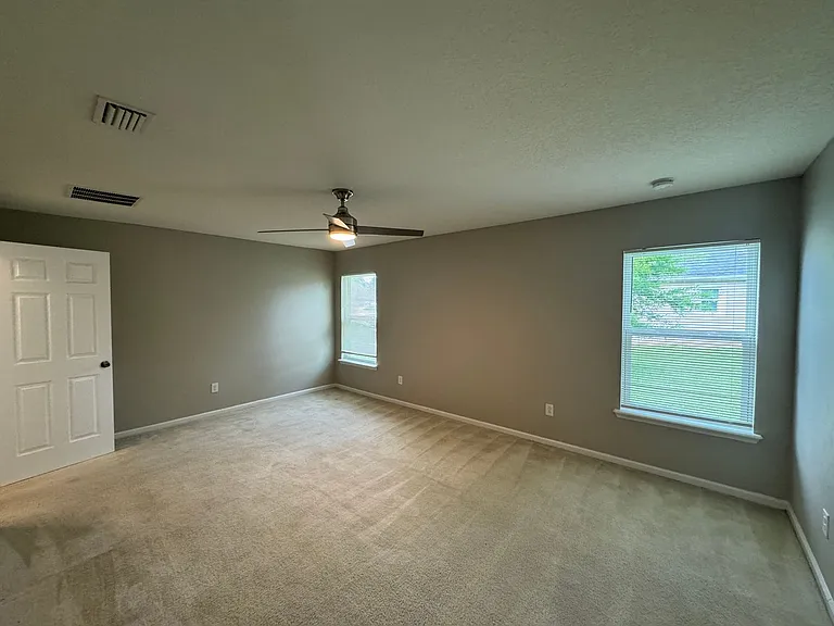 604 Champion Ridge Dr — Photo 6