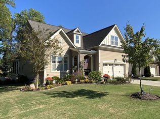 445 Sippihaw Oaks Dr, Fuquay Varina, NC 27526