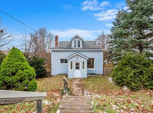 79 Poyntz St, Penetanguishene, ON L9M 1N9