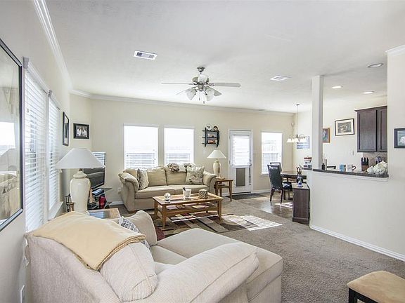 5th image of 11612 Champions Green Dr