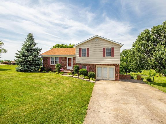3rd image of 3103 Sarah Ln