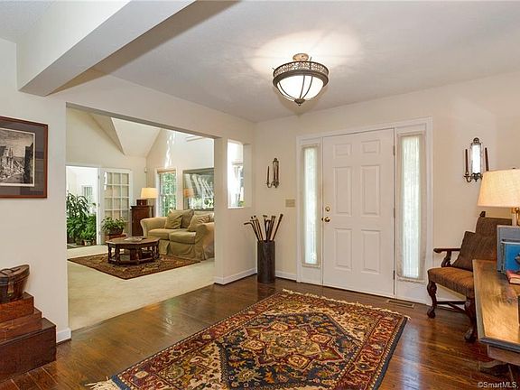 3rd image of 56 Hickory Dr