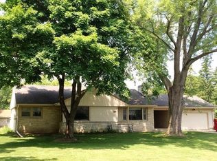 17710 Evergreen Ct, Brookfield, WI 53045