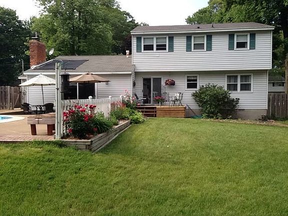 3rd image of 1261 Crandall Ave
