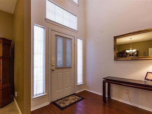2nd image of 2332 Bentley Dr