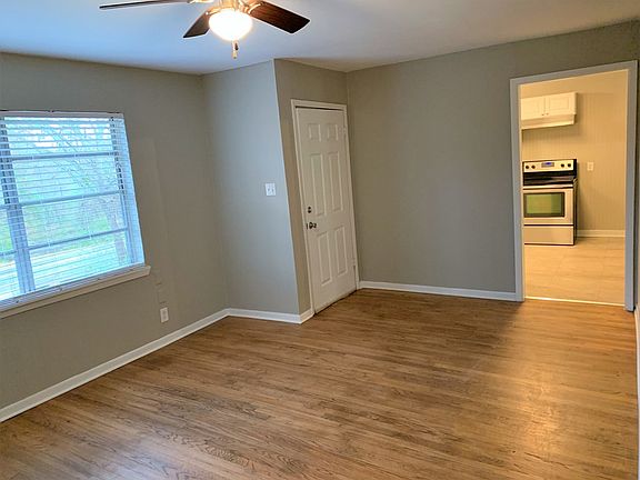 3rd image of 909 Valle Vista Dr