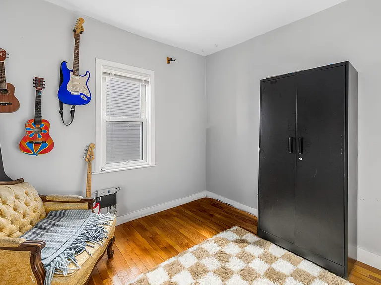 41 E Transit St #2R — Photo 12