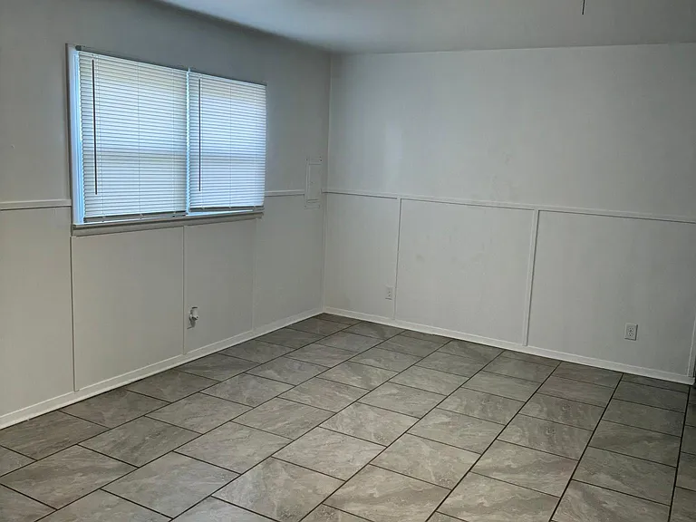 1105 Callahan St — Photo 6