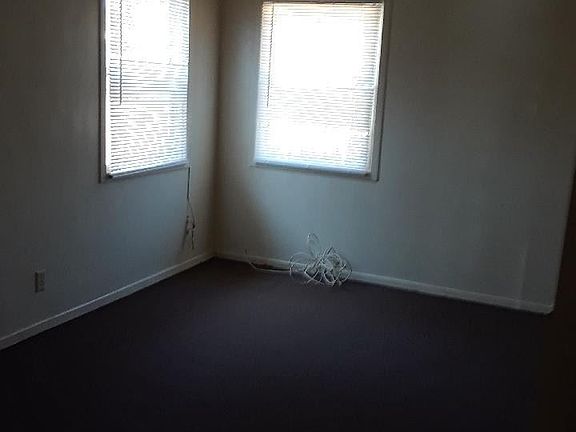 3rd image of 621 E 108th St