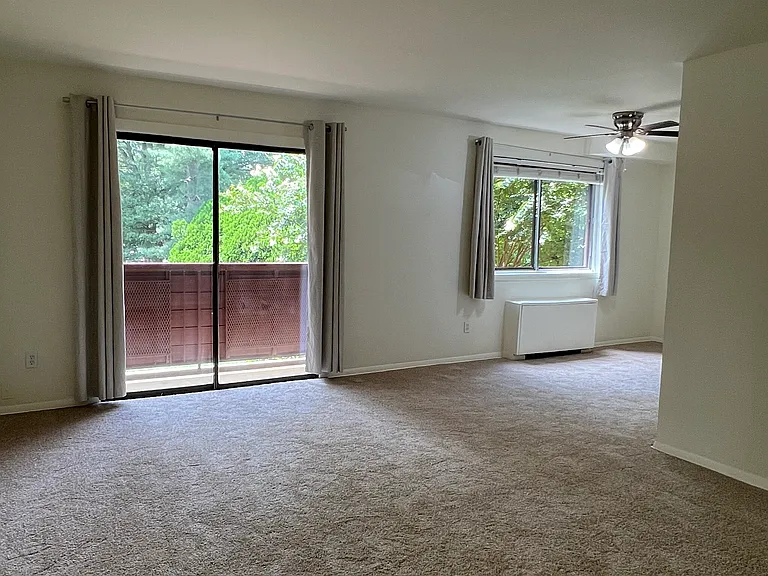 1508 S George Mason Dr #12 — Photo 1