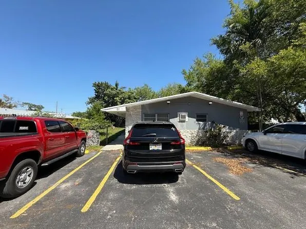 151 NW 164th St, Miami, FL 33169