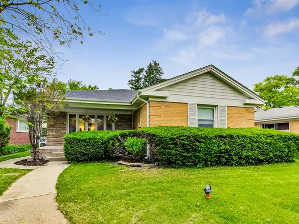 2106 Lake Ave, Wilmette, IL 60091