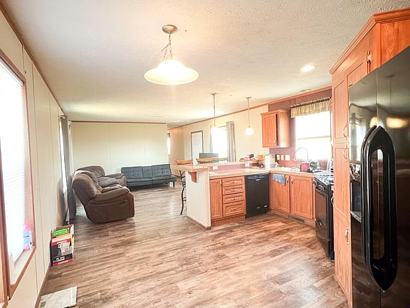 5th image of 15 Sunrise Estates Rd