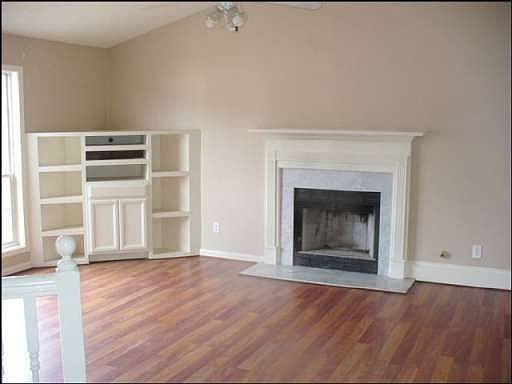 3rd image of 442 Shoal Cir