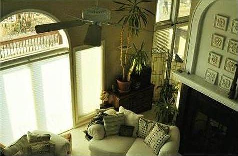 5th image of 601 NE Plumbrook Pl