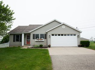 330 108th St SE, Caledonia, MI 49316