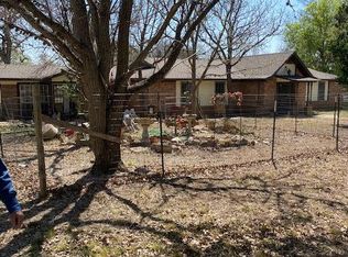 290 Verde Hills Dr, Center Pt, TX 78010