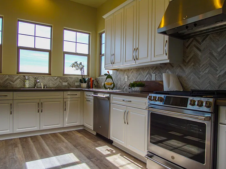 1005 Canyon Ln — Photo 12