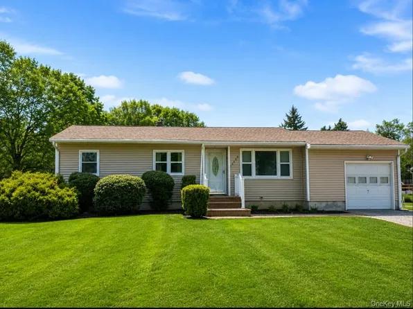 16400 County Road 48, Cutchogue, NY 11935