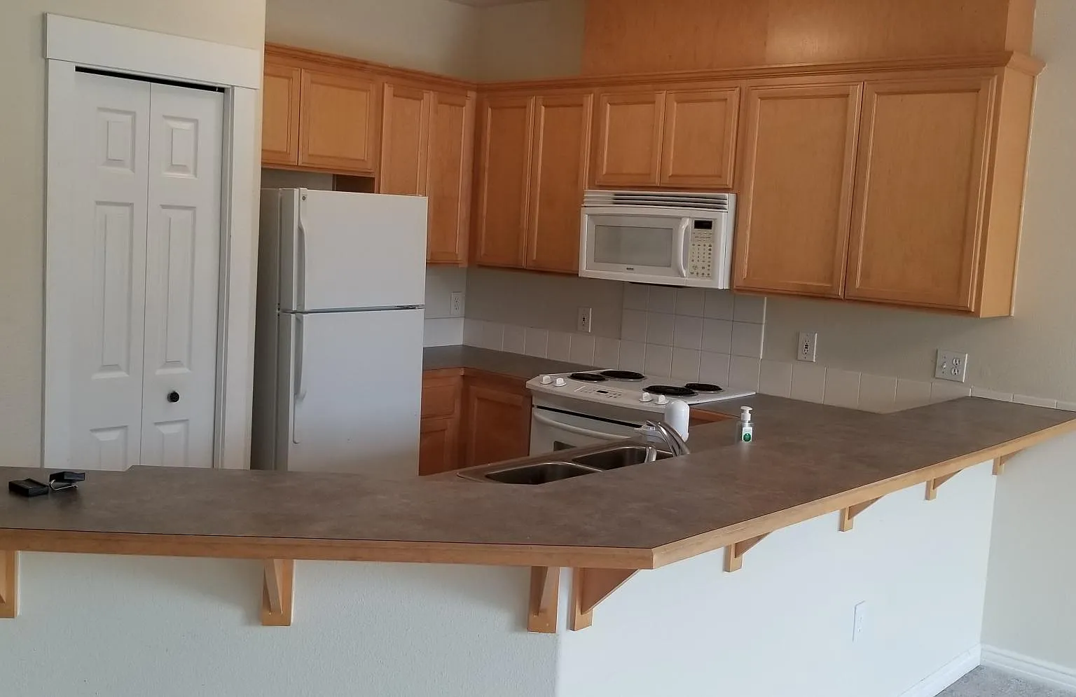 59 SW Main Ct — Photo 2