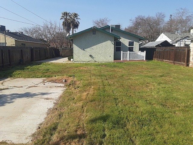 2nd image of 1528 N Pacific Ave