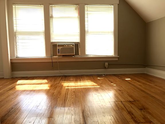 5th image of 1302 S 31st St APT 6