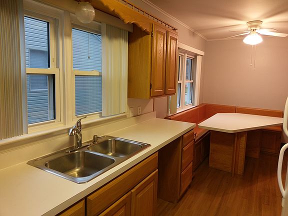 3rd image of 5661 Speedway Dr