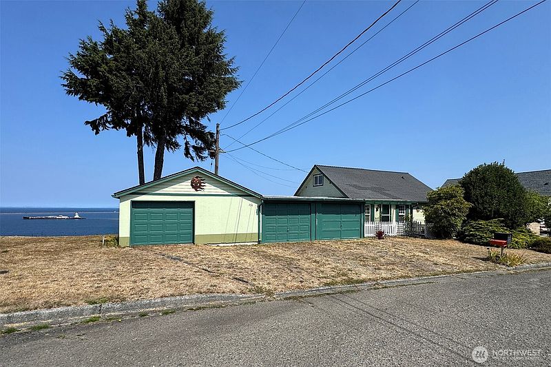 5th image of 739 W Fourth Street