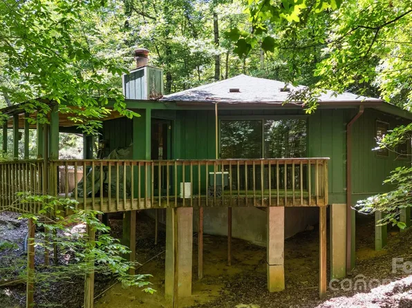 19 Unoga Ct, Brevard, NC 28712