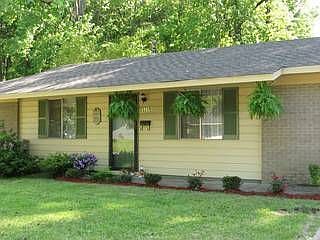 1st image of 3215 Longwood Dr