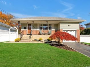 2539 Martin Ave, Bellmore, NY 11710