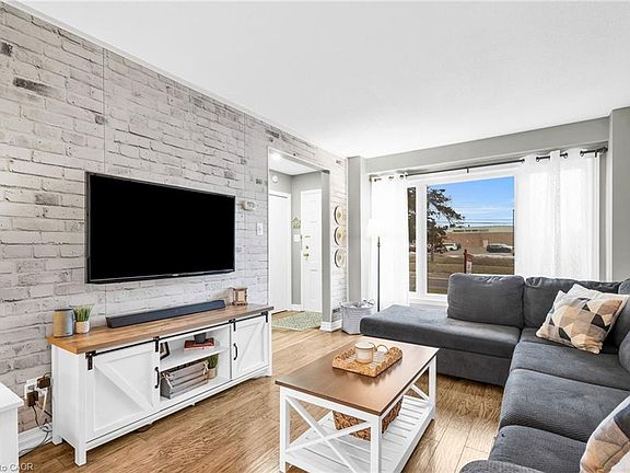 5th image of 20 Mountainview Rd S #31