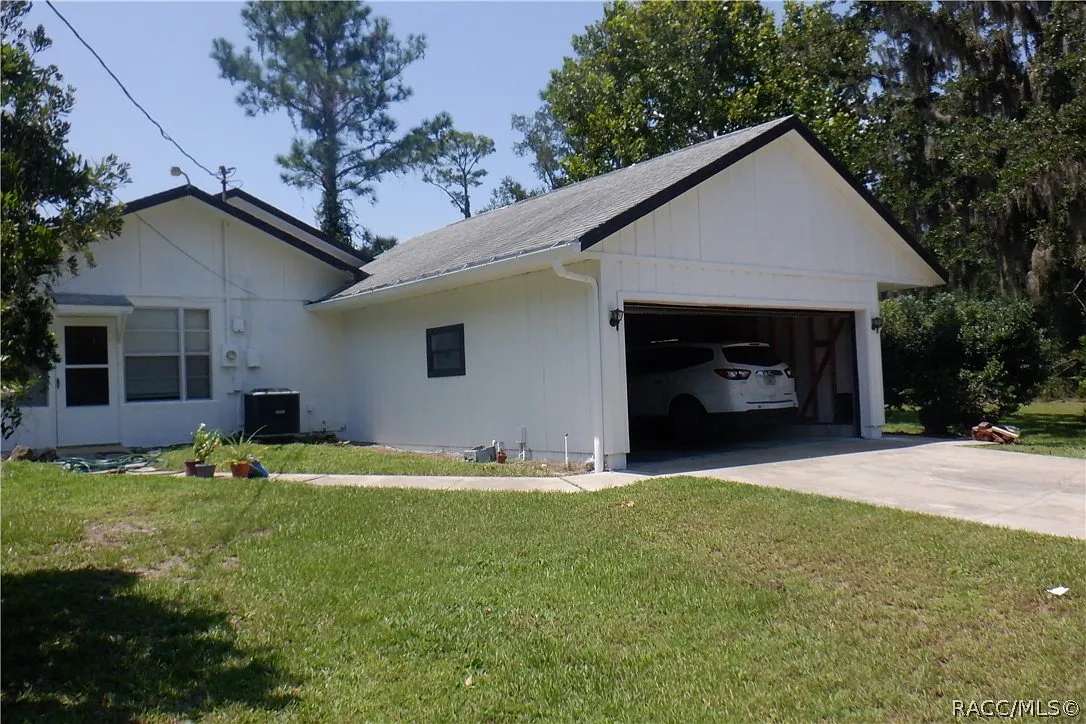 2 bed, 1121 sqft, $1,300 — Photo 2